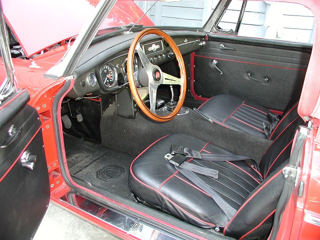 GHN3L235 MGB Interior Pictures 005