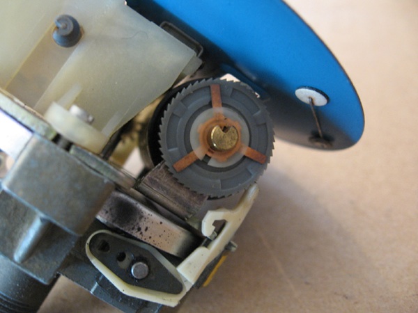 MGB Odometer remove gears clip