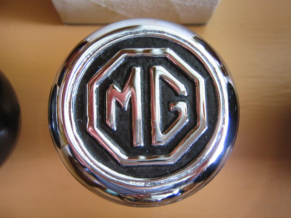 Yellow I 3 Oldsmobile American Shifter 245746 Blue Flame Metal Flake Shift Knob with M16 x 1.5 Insert 